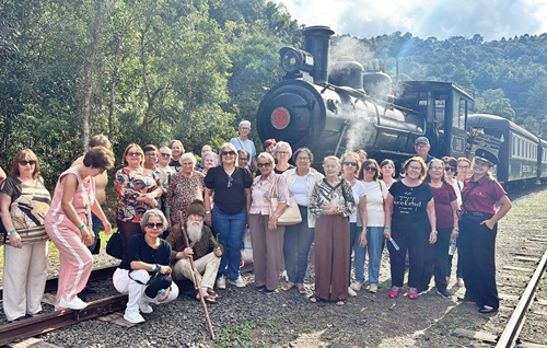 Participantes da UAMI vivenciam história e cultura no Trem das Etnias